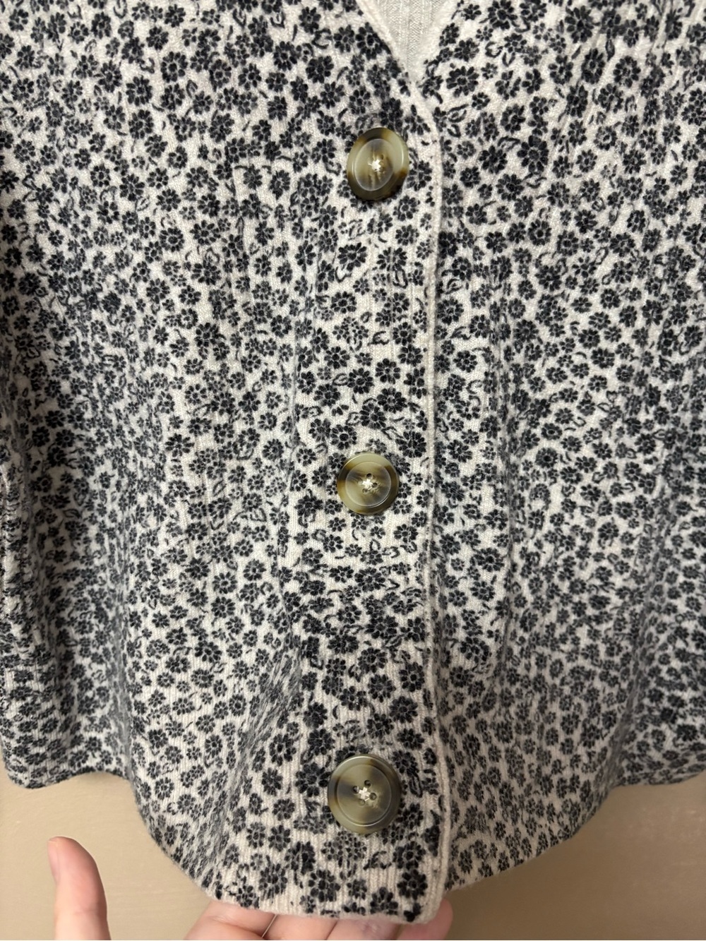 Madewell Vintage Ditsy Cameron Ribbed Cardigan Sweater in Coziest Yarn Medium - Picture 7 of 12